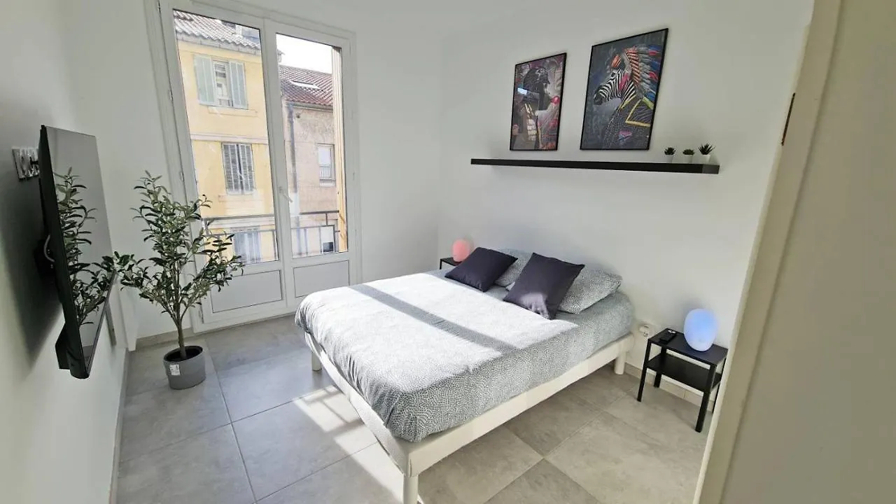 Maxbnb - T2 Balcon 50M2 - Climatise - Ouest - Τουλόν 0*,  Γαλλία