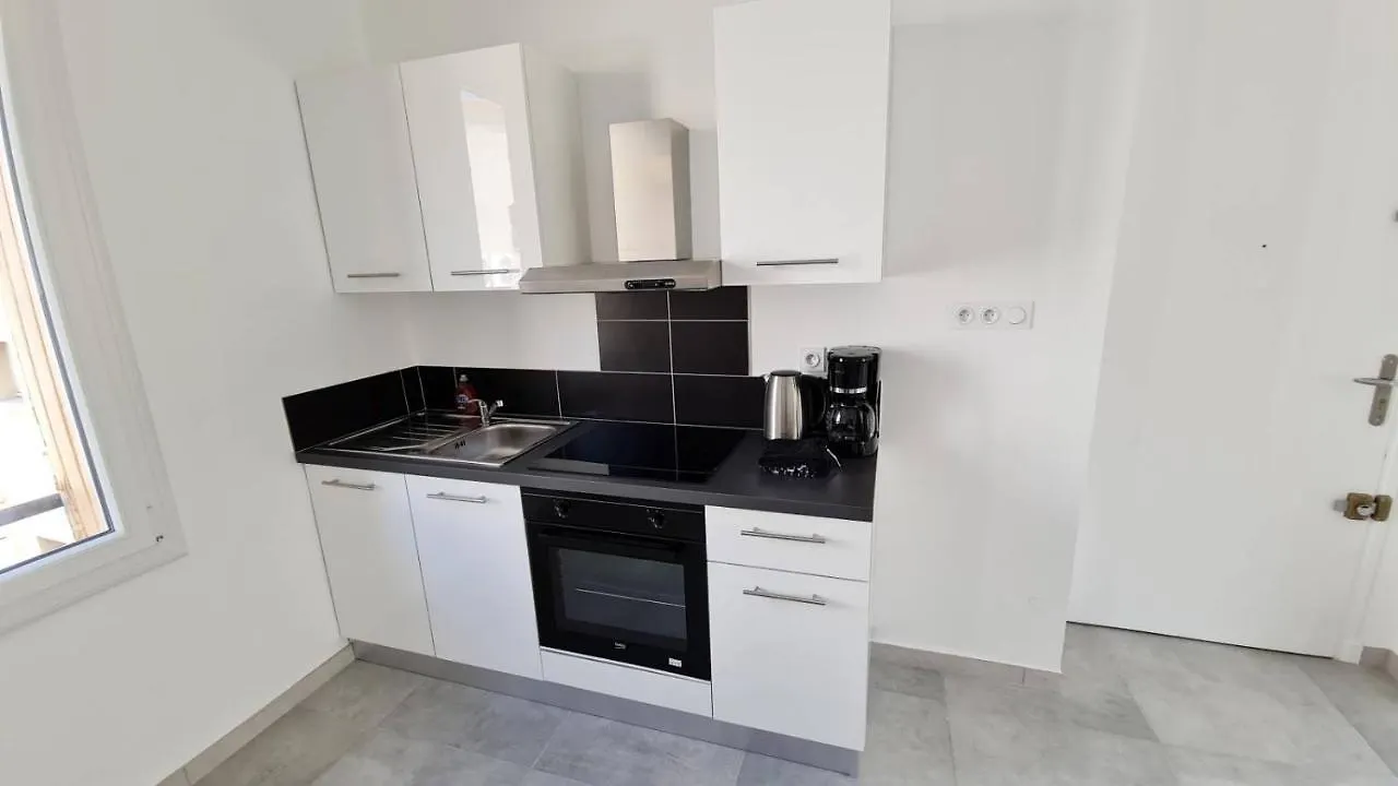 Maxbnb - T2 Balcon 50M2 - Climatise - Ouest - Τουλόν 0*,