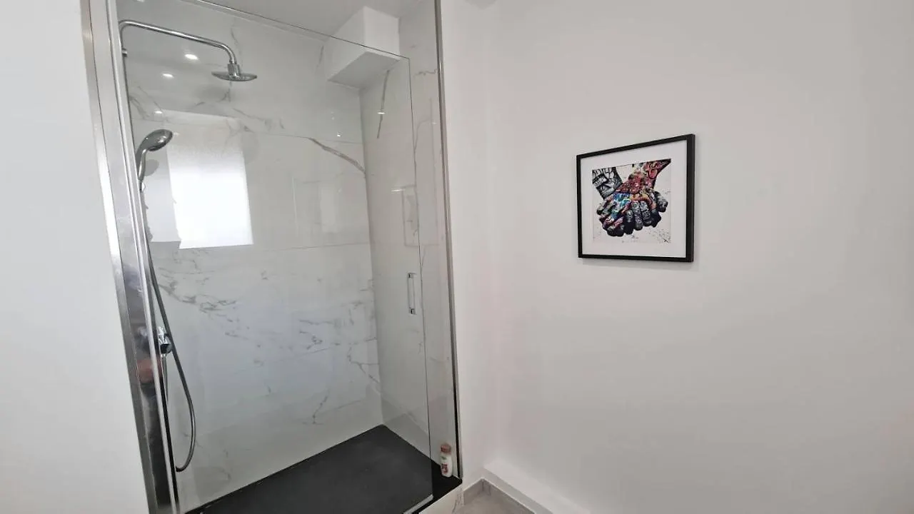 Maxbnb - T2 Balcon 50M2 - Climatise - Ouest - 土伦 公寓