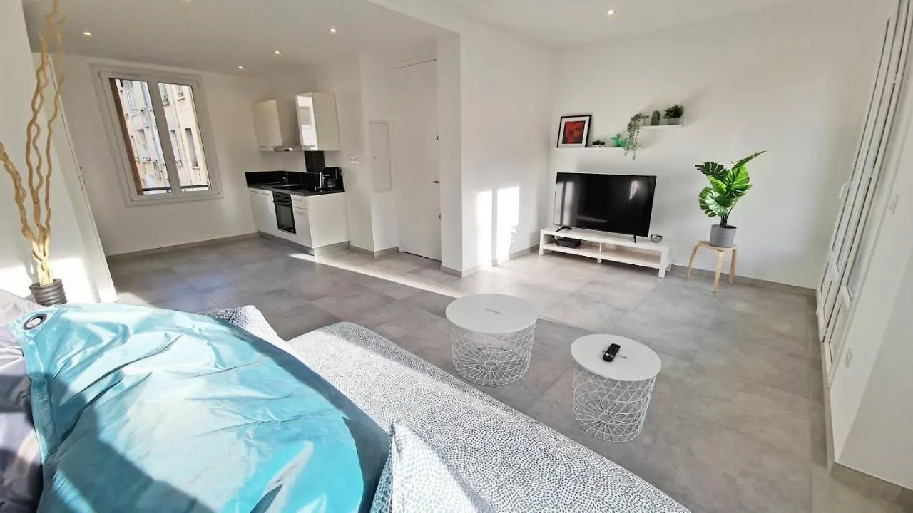 Maxbnb - T2 Balcon 50M2 - Climatise - Ouest - 土伦 0*,